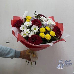 Букет из роз и хризантем