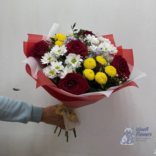 Букет из роз и хризантем