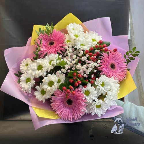 Букет из гербер и хризантем