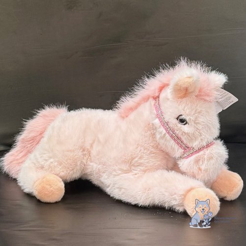 Конь в уздечке со стразами