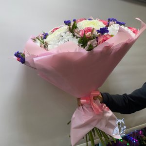 Букет из роз и хризантем